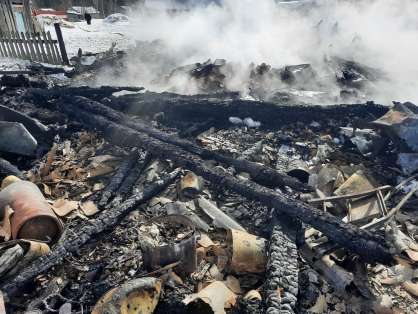 Следователи устанавливают обстоятельства пожара в Опаринском районе, в результате которого погибла женщина